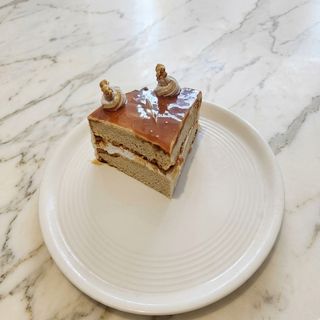 Salted Caramel Cake Slice
