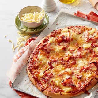 HAWAIIAN PIZZA - Medium