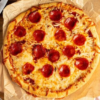 PEPPERONI PIZZA - Medium