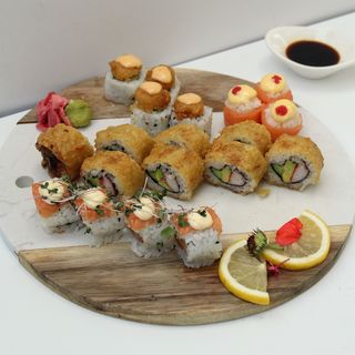 MARITIME SUSHI PLATTER