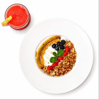FRUIT & GRANOLA