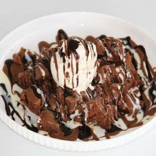 Crazy Brownie With Ice Cream