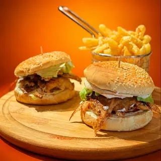 Twin Shawarma Burger + Chips