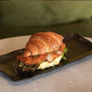 Круассан с курицей