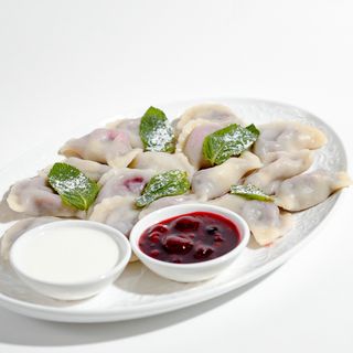 Вареники с вишней (320 гр.)