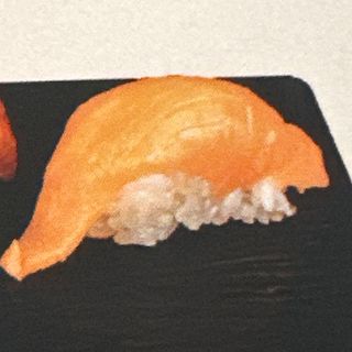 Суши копченый лосось (1шт/30г)