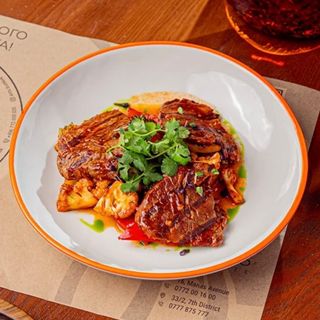 Телятина с овощами (330 гр.)