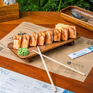 Запёченный ролл с лососем (280 гр.)