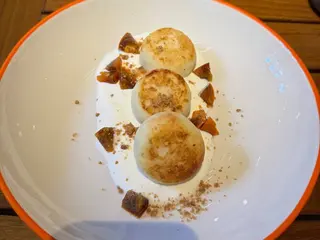 сырники с лимонной сметаной (240 гр.)