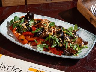 Острый салат с говяжьим языком