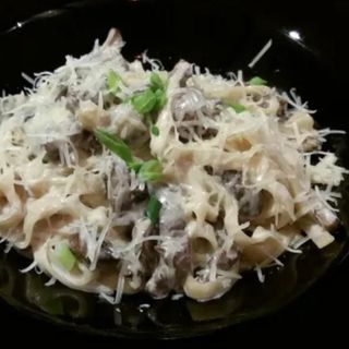 Фарфалле с грибами и говядиной