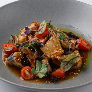 Салат с хрустящими баклажанами (350 гр.)