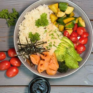 Боул с малосольным лососем (300г)