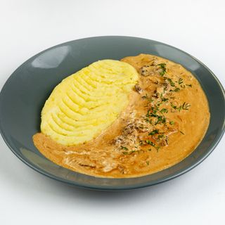 Бефстроганов (с гарниром)