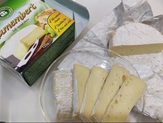 сыр Камембер 60гр (1/2 от круга)