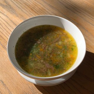 Суп с чечевицей и рванным мясом