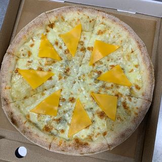 Пицца "4 сыра"