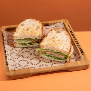 Сэндвич с ветчиной и редисом