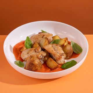 Курица с запеченным картофелем