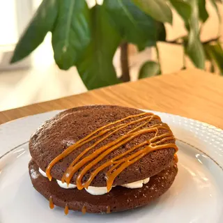 Вупи пай с карамельным кремом