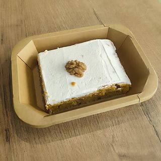 Морковный пирог с орехами