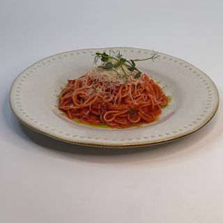 Спагетти в томатном соусе