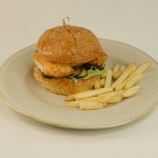 Бургер с куриной котлетой 