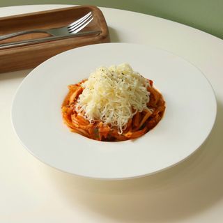 Спагетти в томатном соусе