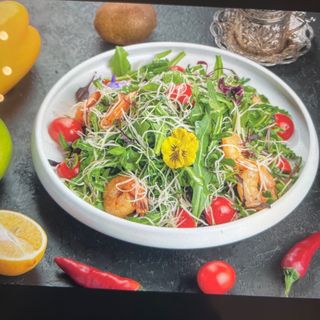 Салат с креветками (200 гр.)