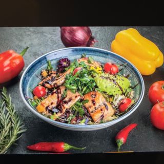 Салат с семгой и авакадо (300 гр.)