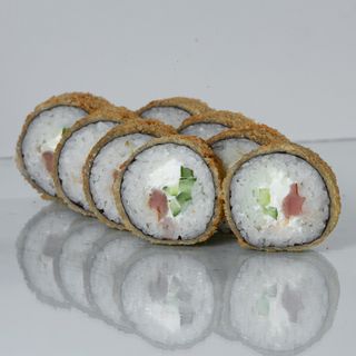 Горячий ролл с тунцом