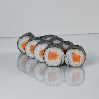 Мини ролл с лососем