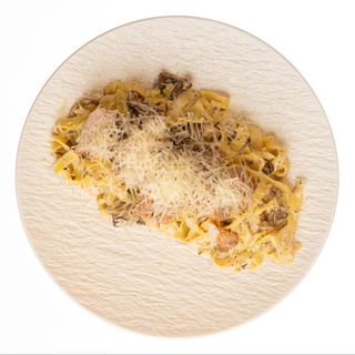 Трюфельный фетучини с курицей и грибами