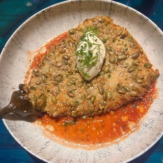 Баклажан со злаками,цитрусовая сметана, томатный релиш