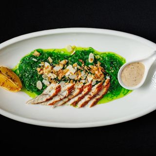 Чука сарада с угрём