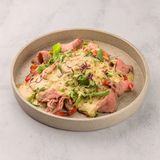 Вителло тоннато с печеным сладким перцем и попкорном из каперсов