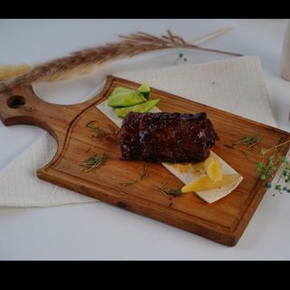 Томленный говяжьи рёбрышки 