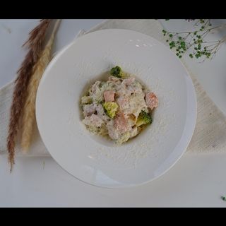 Паста с форелью и броколли 