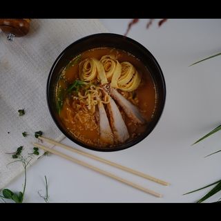 Рамен сырный с курицей 