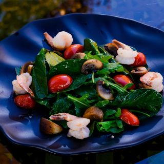 Салат с креветками