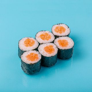 Маки ролл с лососем