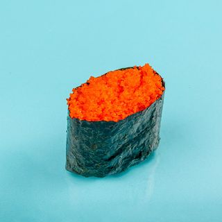 Гункан с икрой тобико (1 шт.)