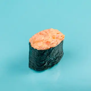 Гункан острый с лососем (1 шт.)