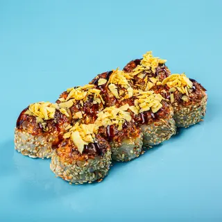 Запеченный ролл в кунжуте с чипсами