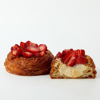 Даниш с клубникой