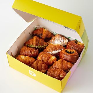 Ассорти мини-круассанов, 12 шт. в 1 коробке