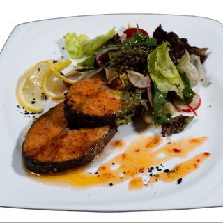 Форель стейк запеченная в кисло-сладком соусе