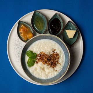 Каша рисовая с джемом