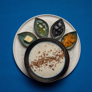 Каша овсяная с джемом