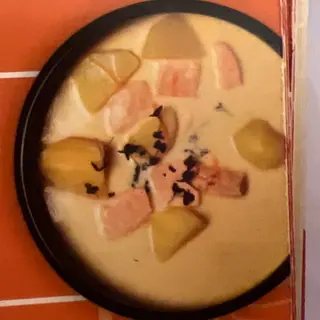 Сливочный суп с форелью